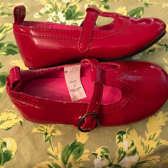 SOLD! 🌹 (Baby Gap, 6) Red Mary-Jane Shoes - Picture 5 of 8
